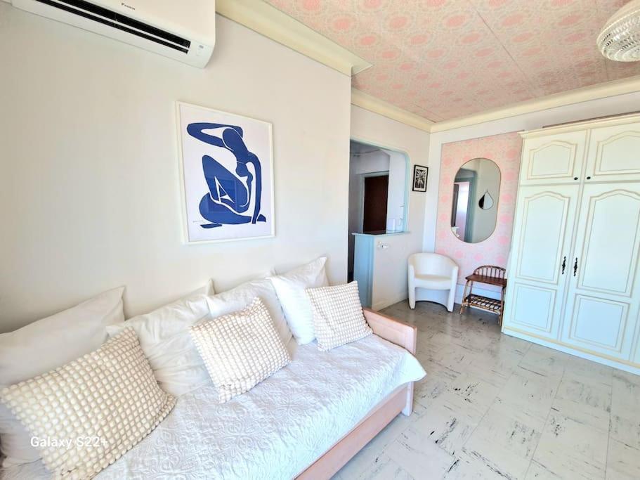 Cozy Studio, Sea View, Old Town, Near Beaches Antibes Buitenkant foto