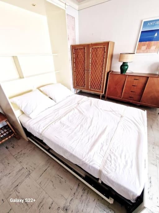 Cozy Studio, Sea View, Old Town, Near Beaches Antibes Buitenkant foto